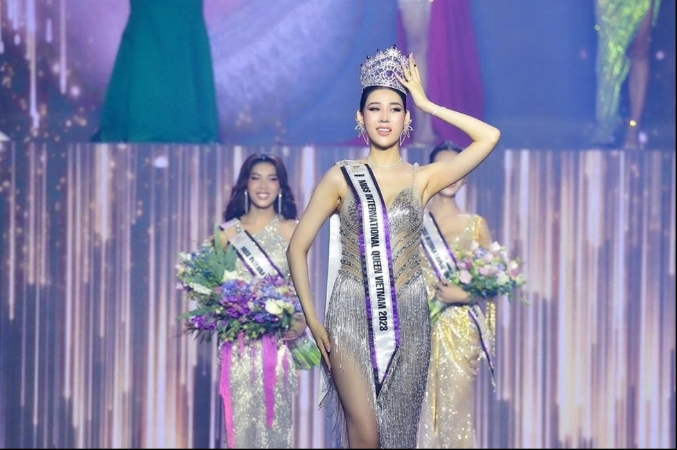 Dịu Thảo trong đêm chiến thắng và được trao vương miện Miss International Queen Vietnam 2023. Dịu Thảo trong đêm chiến thắng và được trao vương miện Miss International Queen Vietnam 2023.
