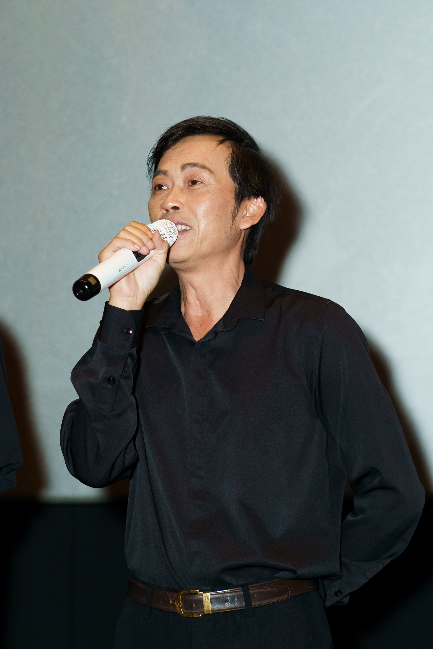 NSƯT Hoài Linh ví việc anh trở lại điện ảnh giống với "người lâu ngày bỏ cơm nên thèm". NSƯT Hoài Linh ví việc anh trở lại điện ảnh giống với "người lâu ngày bỏ cơm nên thèm".