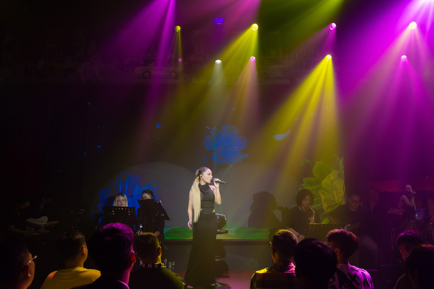 Vũ Thảo My là mascot Cáo Tiểu Thư tại The Masked Singer. Cô dừng chân ở tập 7 game show âm nhạc. Tại đêm nhạc quy tụ ba ca sĩ dừng chân ở Ca sĩ mặt nạ, cô thể hiện những ca khúc ấn tượng như Hương ngọc lan, Chân tình, Buông, Một ngày mùa đông... Vũ Thảo My là mascot Cáo Tiểu Thư tại The Masked Singer. Cô dừng chân ở tập 7 game show âm nhạc. Tại đêm nhạc quy tụ ba ca sĩ dừng chân ở Ca sĩ mặt nạ, cô thể hiện những ca khúc ấn tượng như Hương ngọc lan, Chân tình, Buông, Một ngày mùa đông...