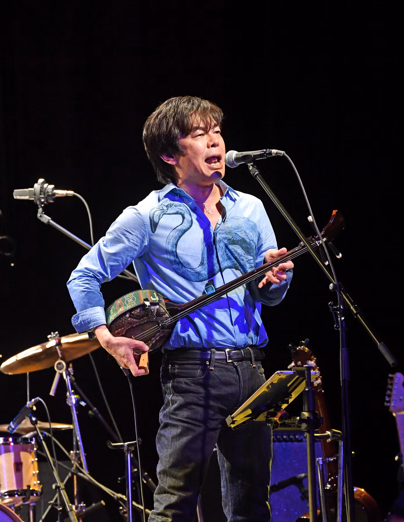 Nghệ sĩ gạo cội người Nhật Kazufumi Miyazawa, ban nhạc rock KURROCK.