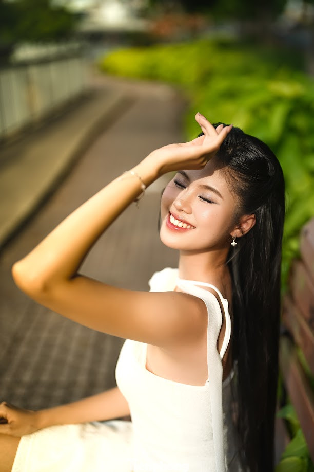 Cô gái quê Đồng Nai cho biết điều cô tiếc nuối nhất là để lỡ cơ hội tham gia Giọng hát Việt nhí. "Tôi được mẹ đưa đi học thanh nhạc đàng hoàng, nhưng sau cùng tôi không dám đăng ký thi hát vì quá nhút nhát. Sau thời gian học hỏi, nhất là trải qua cuộc thi Hoa hậu Việt nam, tôi đã tự tin hơn nhiều và sẵn sàng ghi danh cuộc thi âm nhạc phù hợp bản thân", Bảo Hà chia sẻ.