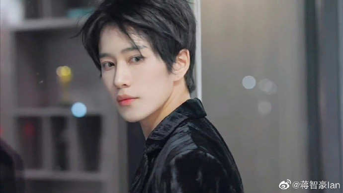 Hinh ảnh trước và sau của Tương Trí Hào khi mắc ung thư phổi giai đoạn cuối. Hinh ảnh trước và sau của Tương Trí Hào khi mắc ung thư phổi giai đoạn cuối.