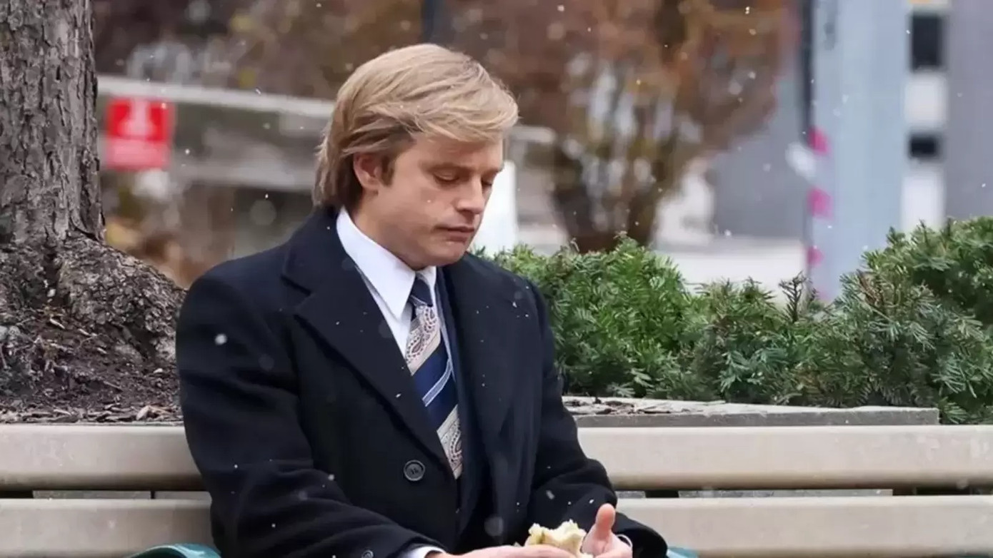 Sebastian Stan trong tạo hình nhân vật Donald Trump thời trẻ. Sebastian Stan trong tạo hình nhân vật Donald Trump thời trẻ.