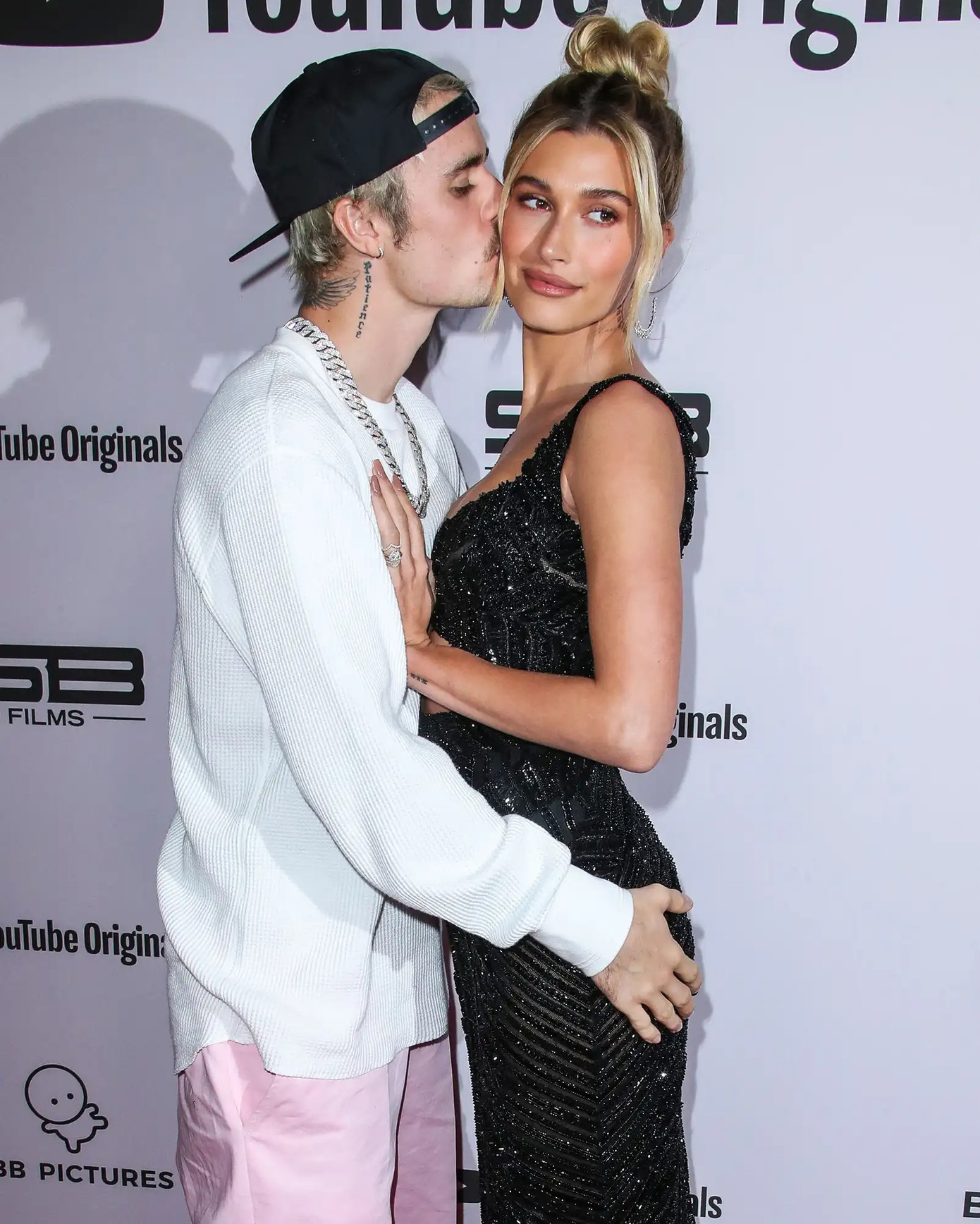 Selena Gomez từng nhiều năm hẹn hò Justin Bieber - chồng hiện tại của Hailey Bieber. Selena Gomez từng nhiều năm hẹn hò Justin Bieber - chồng hiện tại của Hailey Bieber.