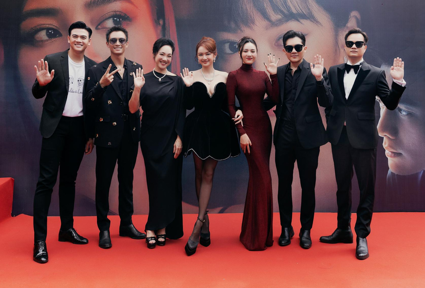 Dàn diễn viên chính Ninh Dương Lan Ngọc, Kaity Nguyễn, NSND Lê Khanh... tại họp báo. Ảnh: KIENGCAN. Dàn diễn viên chính Ninh Dương Lan Ngọc, Kaity Nguyễn, NSND Lê Khanh... tại họp báo. Ảnh: KIENGCAN.