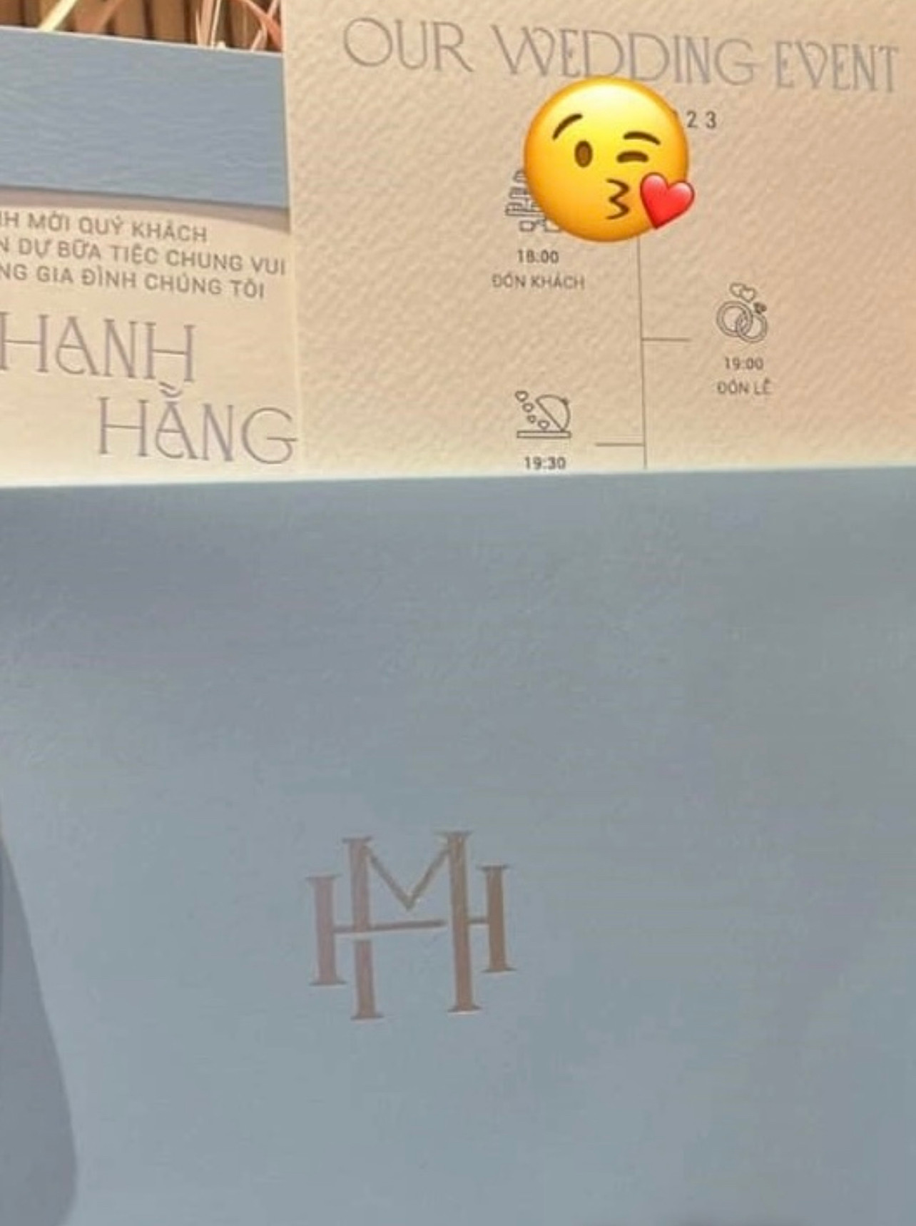 Thiệp cưới của Thanh Hằng. Thiệp cưới của Thanh Hằng.