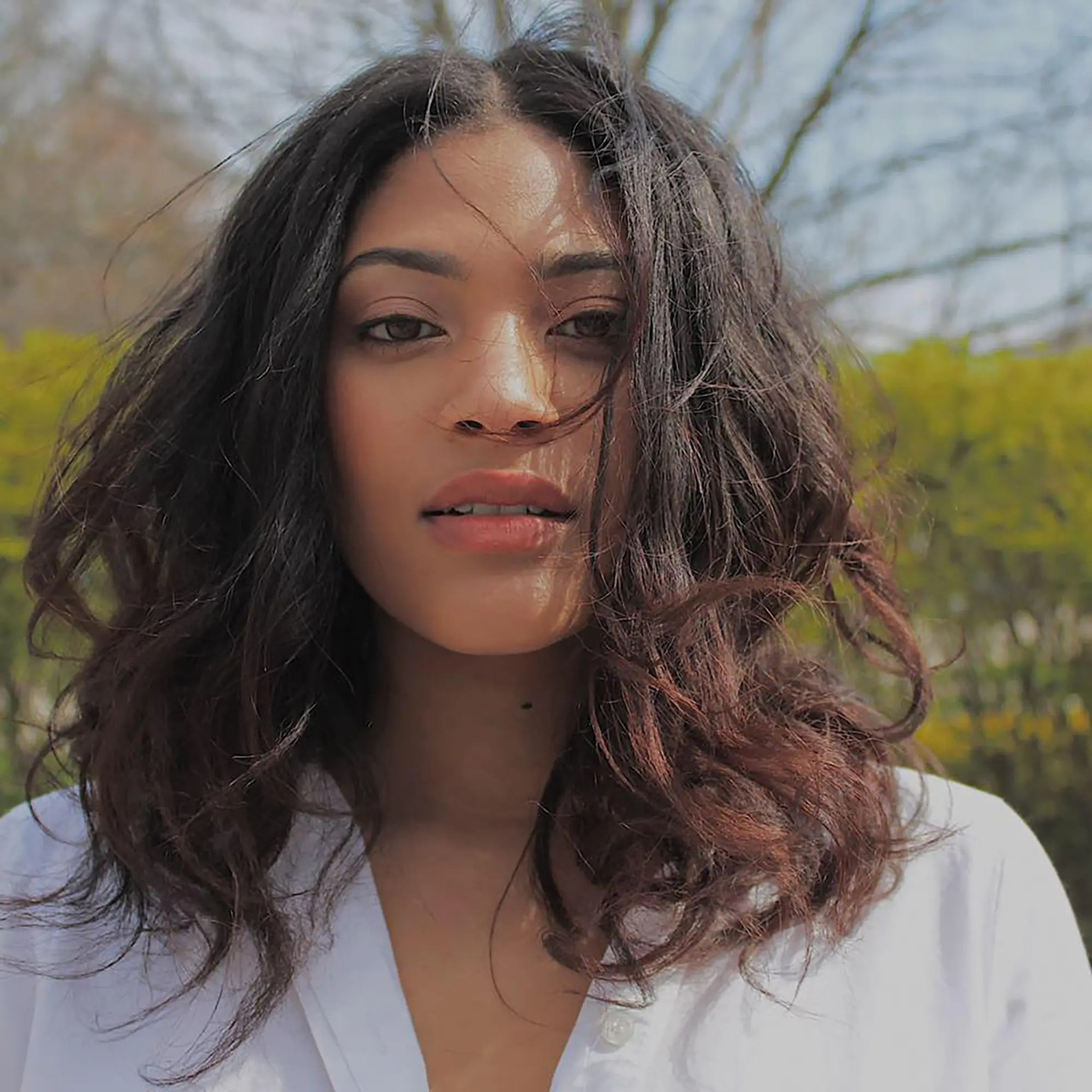 Nam MC ( ảnh trái) bị cáo buộc lạm quyền để quan hệ tình cảm với cấp dưới. Nam MC ( ảnh trái) bị cáo buộc lạm quyền để quan hệ tình cảm với cấp dưới.