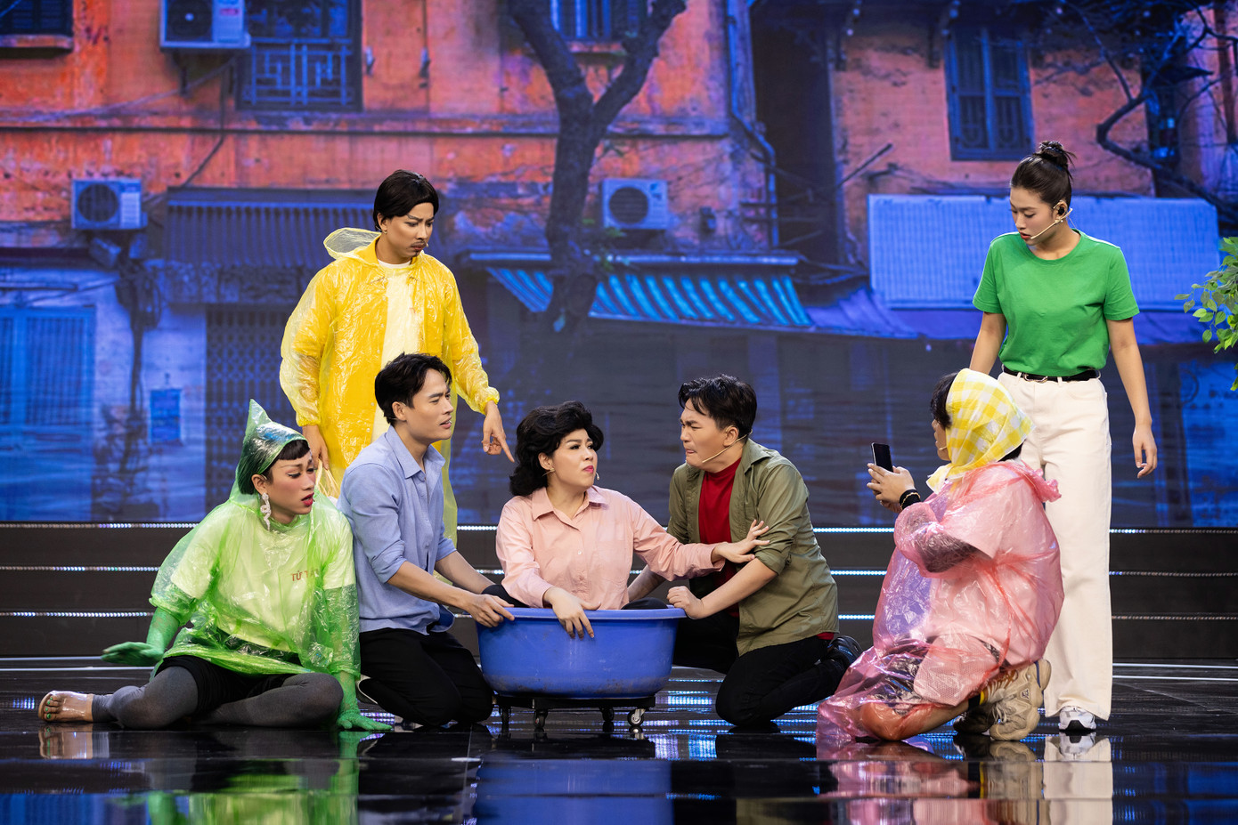 Tình người sau bão Yagi được đưa vào Táo Xuân 2025.