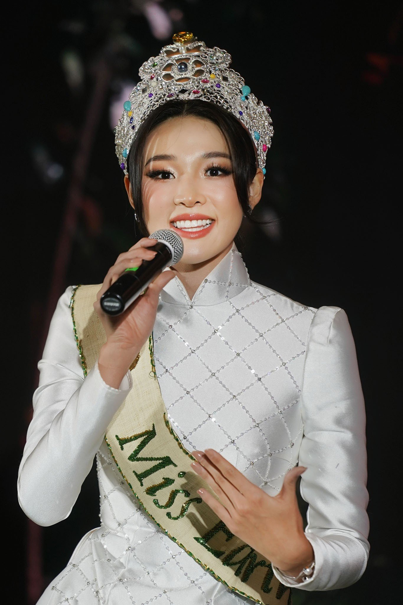 Miss Earth được nhiều trang sắc đẹp quốc tế đánh giá là một trong bốn cuộc thi lớn nhất thế giới (cùng Miss World, Miss Universe và Miss International). Suốt 22 năm qua, cuộc thi luôn hướng đến thông điệp bảo vệ môi trường sống.