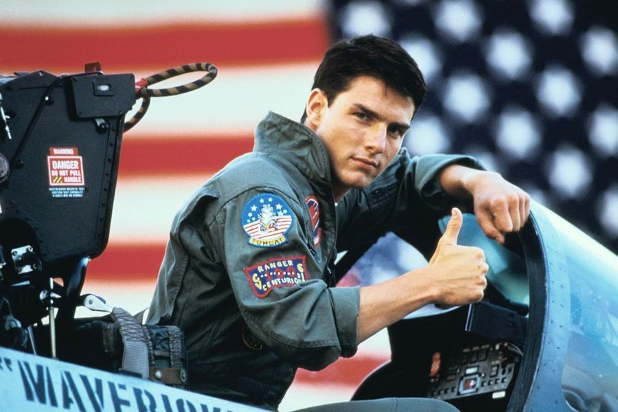 Năm 1986, vai diễn phi công Pete &quot;Maverick&quot; Mitchell trong Top Gun mang về cho Cruise 2 triệu USD. Đây chính là vai diễn đưa Tom Cruise lên hàng ngôi sao quốc tế.