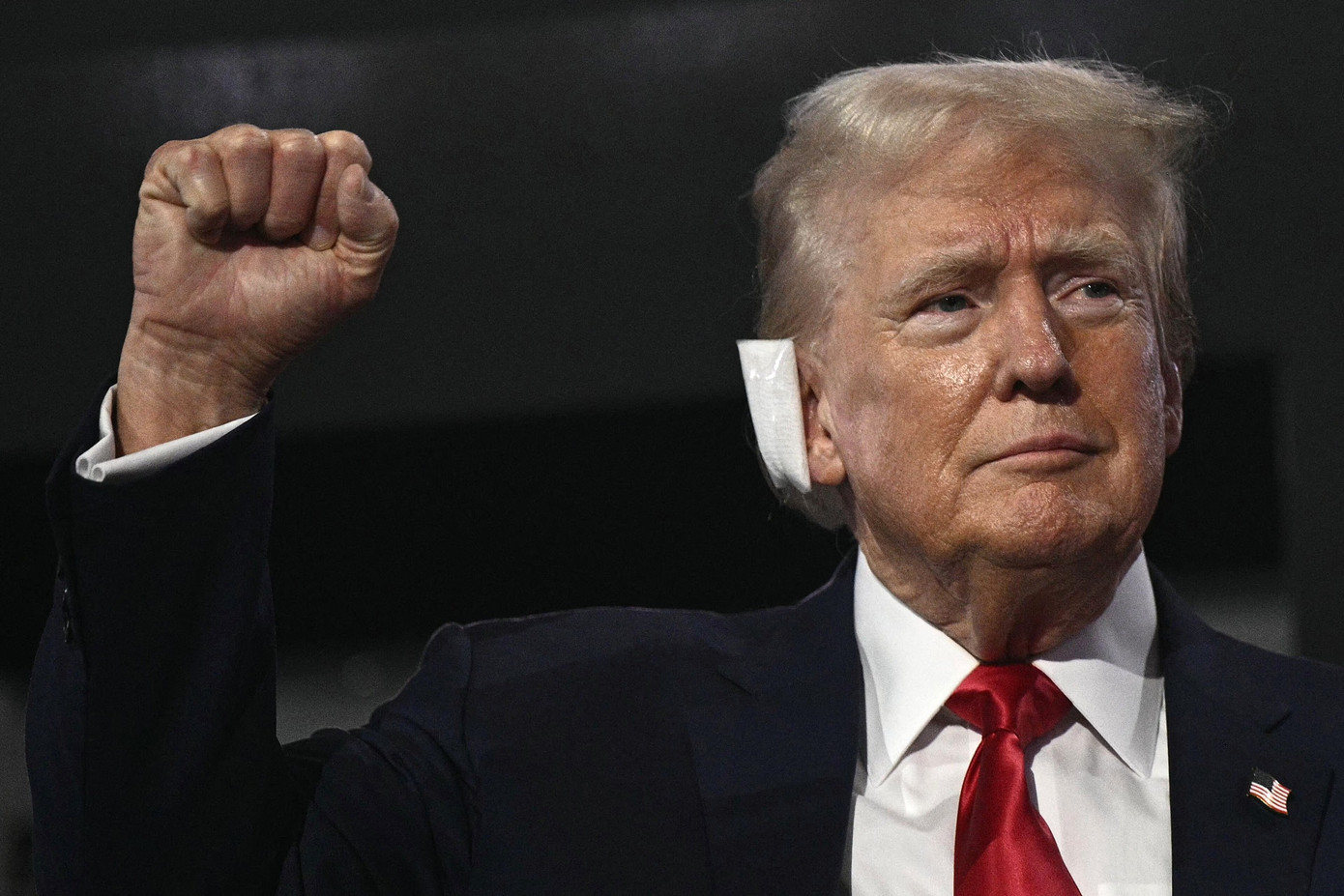 Ông Trump xuất hiện công khai sau vụ bị ám sát hụt.