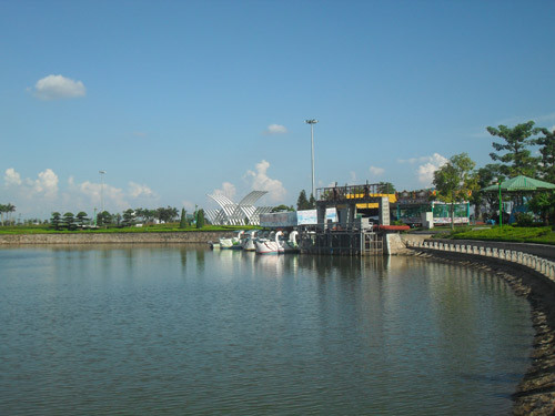 Bơi thuyền ế ẩm 