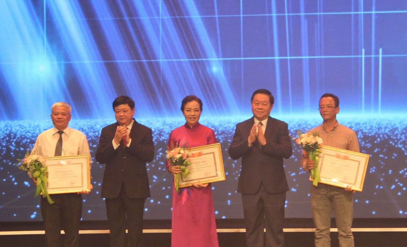 Mức B là mức tặng thưởng cao nhất của lễ trao tặng thưởng các tác phẩm lý luận, phê bình văn học nghệ thuật xuất bản năm 2023.