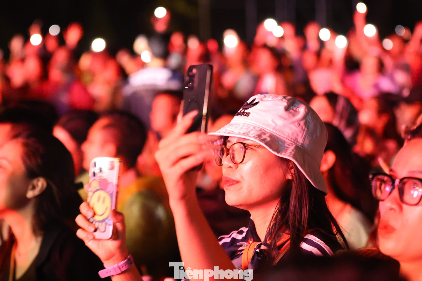 Khán giả không muốn bỏ lỡ những khoảnh khắc "kết đoàn" của Duy Mạnh và Tuấn Hưng. Ảnh: Trọng Tài.