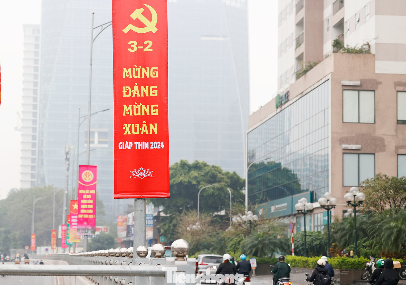 Hoạt động trang trí, tuyên truyền cổ động trực quan được thực hiện nhằm khích lệ, cổ vũ các thế hệ người Việt Nam tích cực học tập, phấn đấu, cống hiến sức lực, trí tuệ, góp phần xây dựng, phát triển Thủ đô và đất nước phồn vinh, hạnh phúc