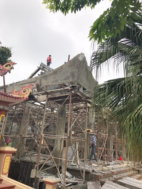 Vụ dỡ đình 300 tuổi: Trên bảo đình chỉ, dưới vẫn thi công ảnh 2