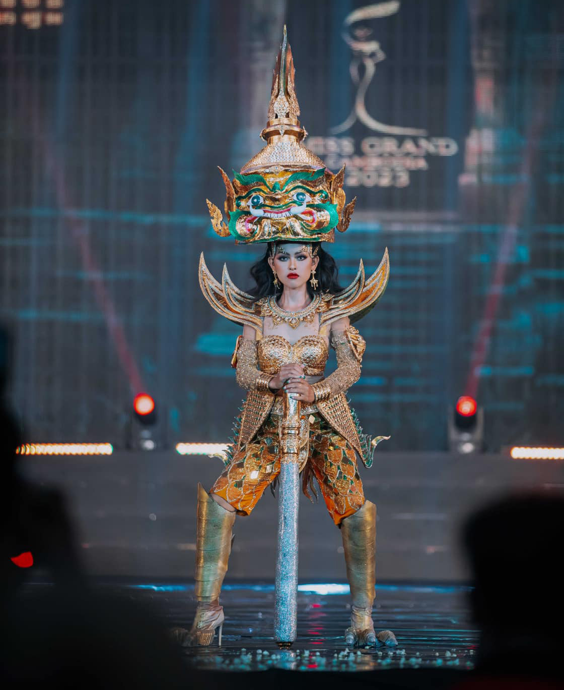 Trong các cuộc thi cấp quốc gia thì Campuchia, Thái Lan, Việt Nam được đánh giá là những nước đầu tư cho phần thi Trang phục dân tộc. Sau đêm thi, các thí sinh sẽ bước vào đêm bán kết ngày 18/8.