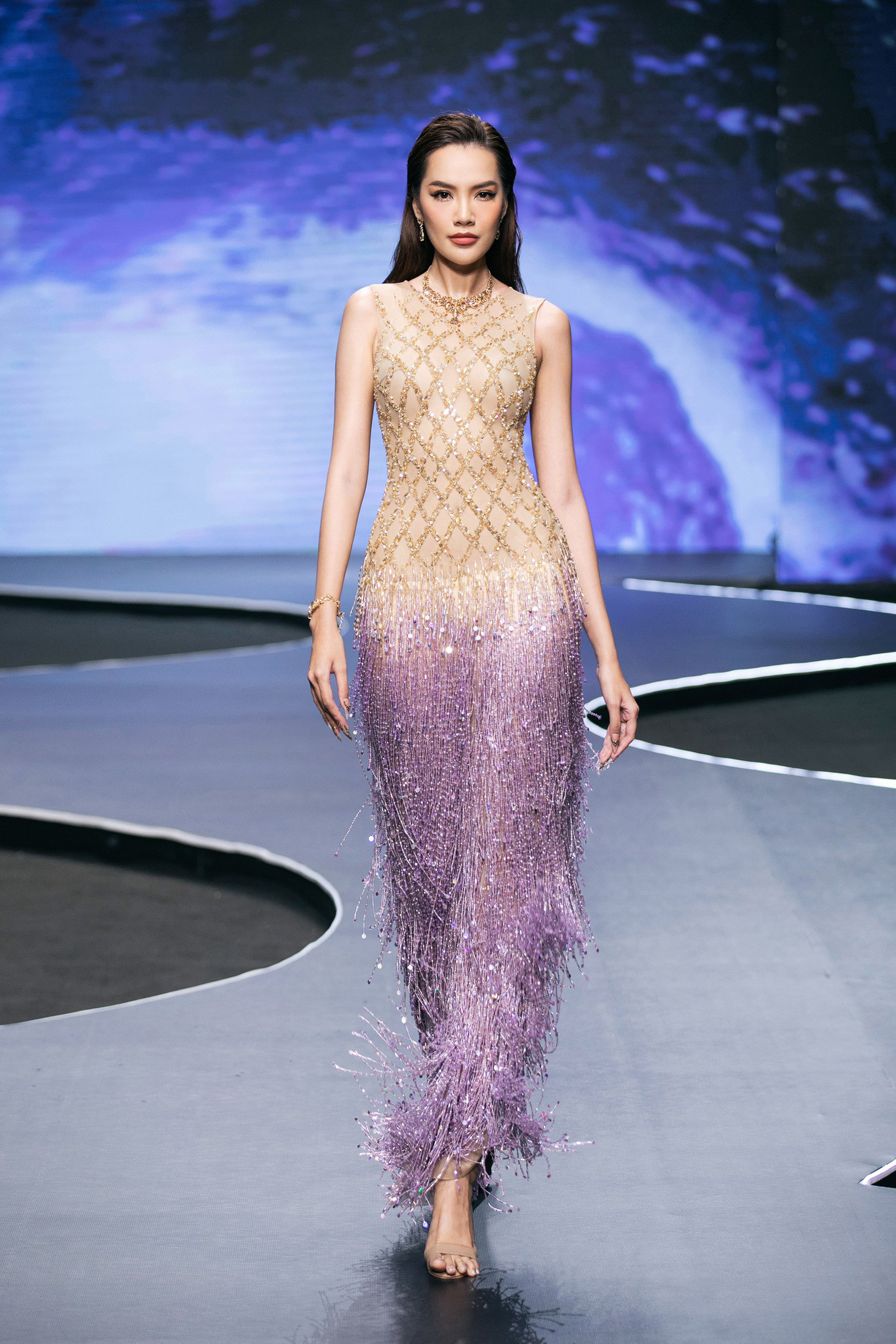 Sau đêm thi nhiều khán giả bày tỏ bất ngờ khi những cái tên nổi bật và có kinh nghiệm trình diễn như Lê Hoàng Phương hay Bùi Khánh Linh không lọt vào top 5 đề cử của Người đẹp Thời trang. Cả hai người đẹp đều được đánh giá có màn trình diễn ấn tượng, chuyên nghiệp trong đêm thi.