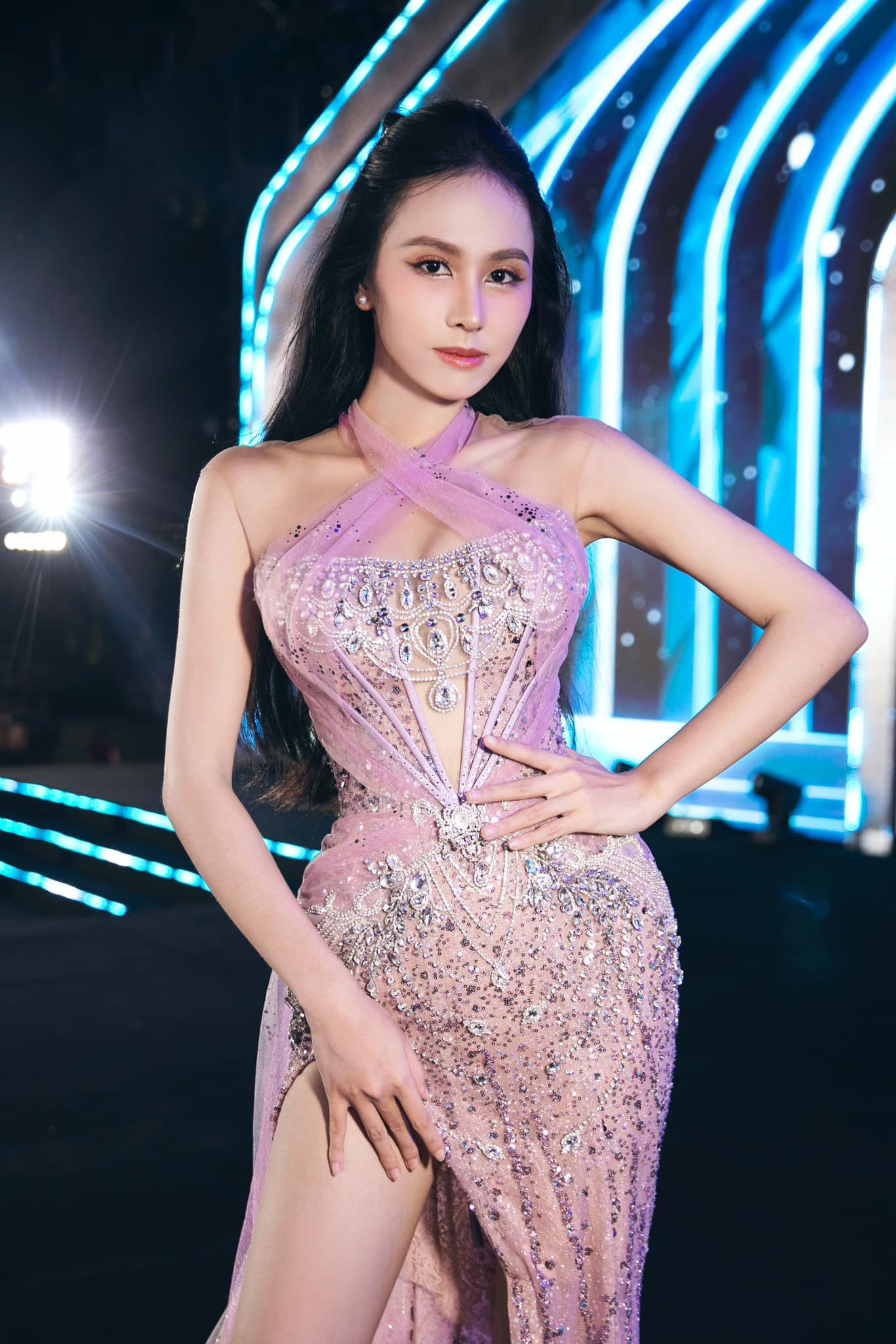 Sau 8 tháng giành ngôi vị Á hậu 2 tại Hoa hậu Việt Nam 2022, Ngọc Hằng đang tích cực rèn luyện các kỹ năng để chuẩn bị cho hành trình mới.