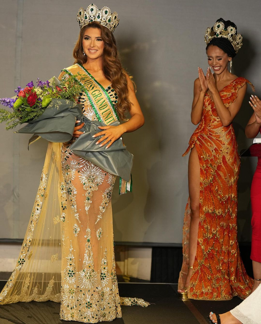 Người đẹp năm nay 23 tuổi, đến từ Sussex, là một chuyên gia quản lý marketing, có bằng thiết kế nội thất từ Đại học Portsmouth, Anh quốc.