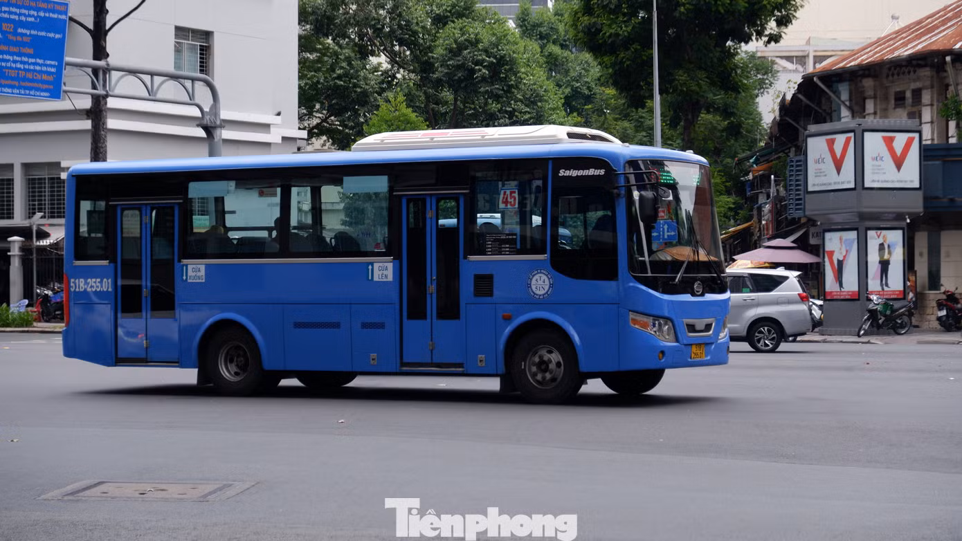 TPHCM sẽ miễn phí xe buýt trong ngày 30/4. Ảnh minh họa: Hữu Huy