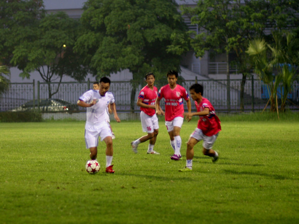 Thành Trung luôn hoạt động tích cực trên sân