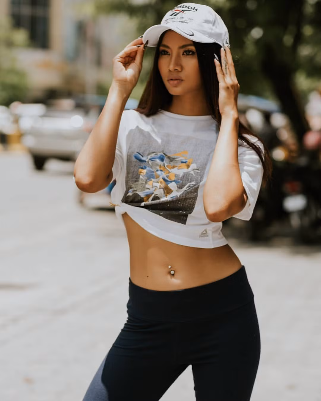 Những năm gần đây, nhiều phụ nữ đã kết hôn, sinh con giành được thứ hạng cao tại Miss Universe. Năm 2023, bà mẹ một con Camila Avella lọt vào tới top 5 trong chung kết Hoa hậu Hoàn vũ tổ chức ở El Salvador.