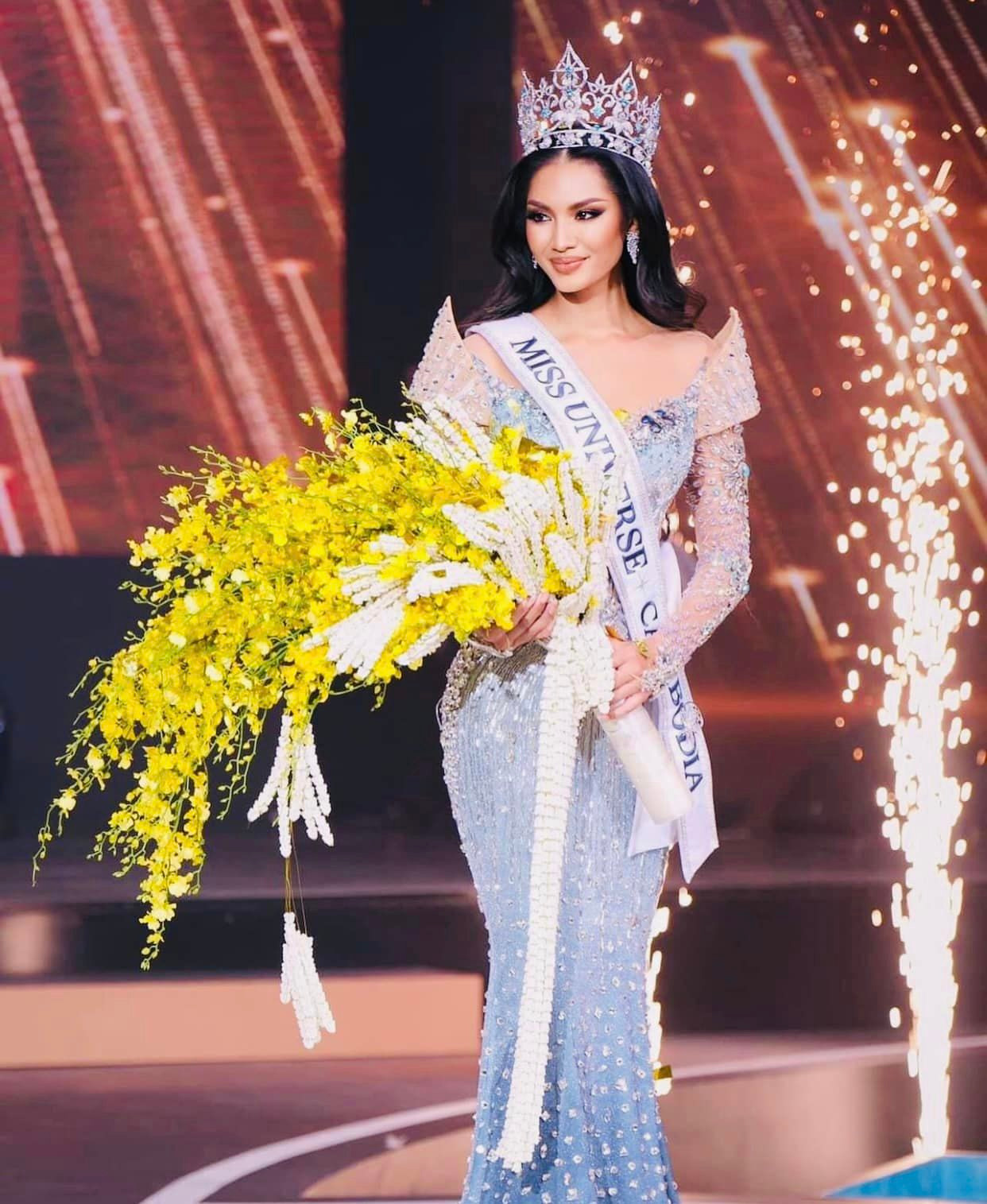 Chung kết Hoa hậu Hoàn vũ Campuchia 2024 đã diễn ra tối 29/8 với chiến thắng thuộc về người đẹp Davin Prasath. Cô giành quyền đại diện Campuchia tại cuộc thi Hoa hậu Hoàn vũ 2024 tổ chức ở Mexico vào tháng 10.