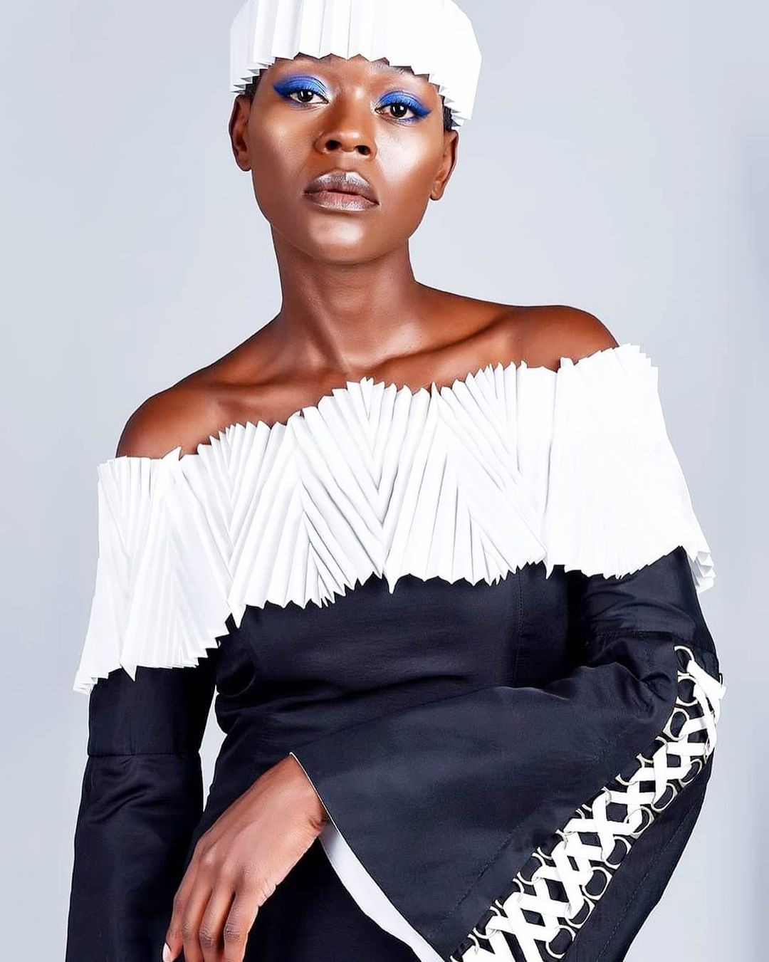 Beatrice Njoya hiện là người mẫu ở Malta. Cô là người gốc Cameroon. Cô bắt đầu tham gia giới sắc đẹp từ năm 15 tuổi và lọt vào bán kết Hoa hậu Cameroon. Năm 18 tuổi, cô theo đuổi sự nghiệp người mẫu chuyên nghiệp.