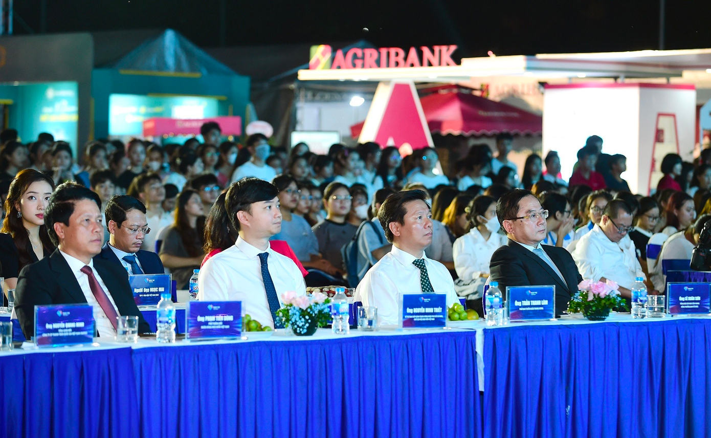 Đại biểu dự khai mạc Sóng Festival 2023 (Ảnh: Xuân Tùng). Đại biểu dự khai mạc Sóng Festival 2023 (Ảnh: Xuân Tùng).