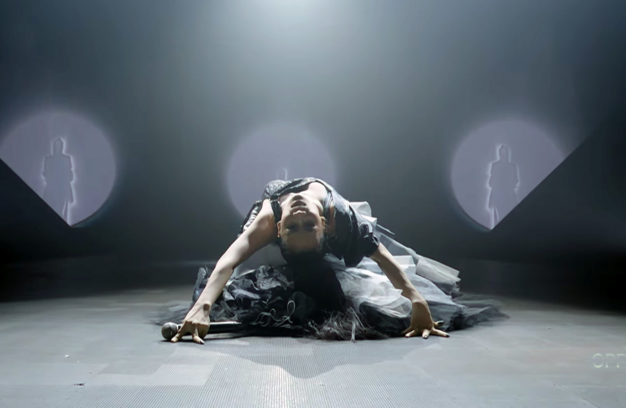 Màn thể hiện vũ đạo của Phạm Lịch. Ảnh: CMH