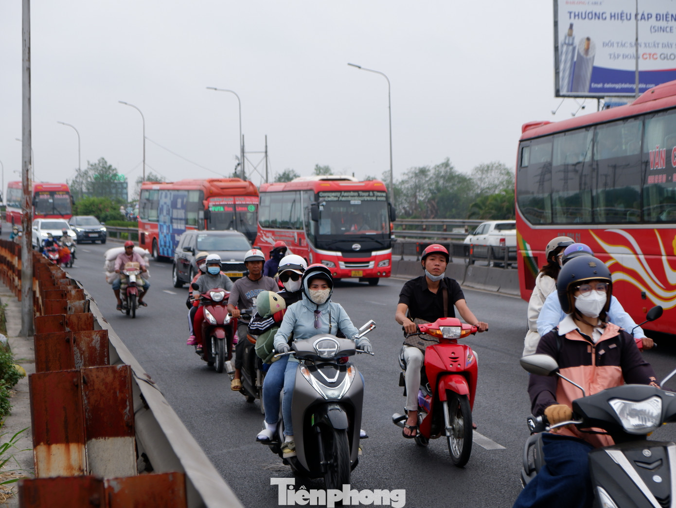 Đường về các tỉnh, thành miền Tây khá &quot;dễ thở&quot; trong ngày 26 tháng Chạp.