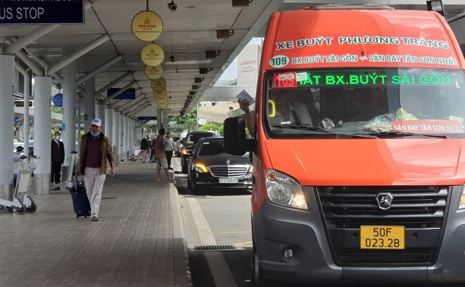 Tuyến xe buýt số 109 (bến xe buýt Sài Gòn – sân bay Tân Sơn Nhất) sẽ hoạt động 24/24h trong thời gian cao điểm trước và sau Tết Nguyên đán Giáp Thìn 2024. Tuyến xe buýt số 109 (bến xe buýt Sài Gòn – sân bay Tân Sơn Nhất) sẽ hoạt động 24/24h trong thời gian cao điểm trước và sau Tết Nguyên đán Giáp Thìn 2024.