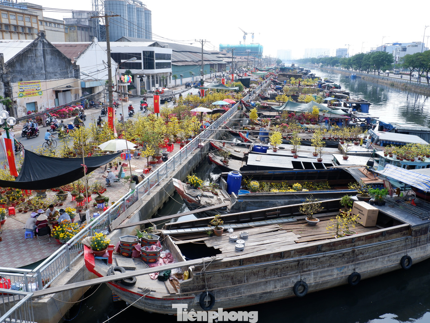 Một góc chợ hoa xuân "Trên bến dưới thuyền" năm 2024. Ảnh: Hữu Huy Một góc chợ hoa xuân "Trên bến dưới thuyền" năm 2024. Ảnh: Hữu Huy