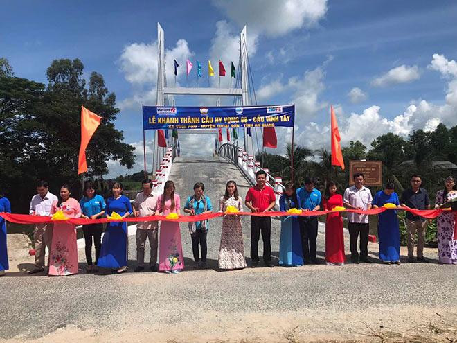 Một cây cầu mới được xây với sự đóng góp của chủ nhân Jackpot