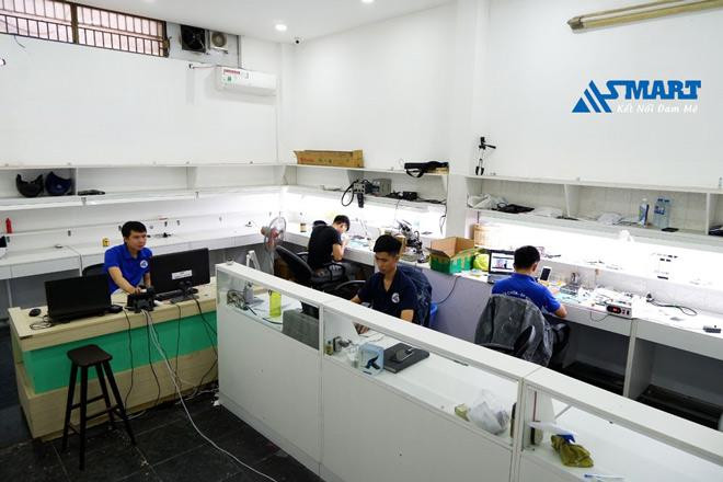 Đội ngũ kỹ sư giàu kinh nghiệm và đầy nhiệt huyết tại Asmart. Đội ngũ kỹ sư giàu kinh nghiệm và đầy nhiệt huyết tại Asmart.