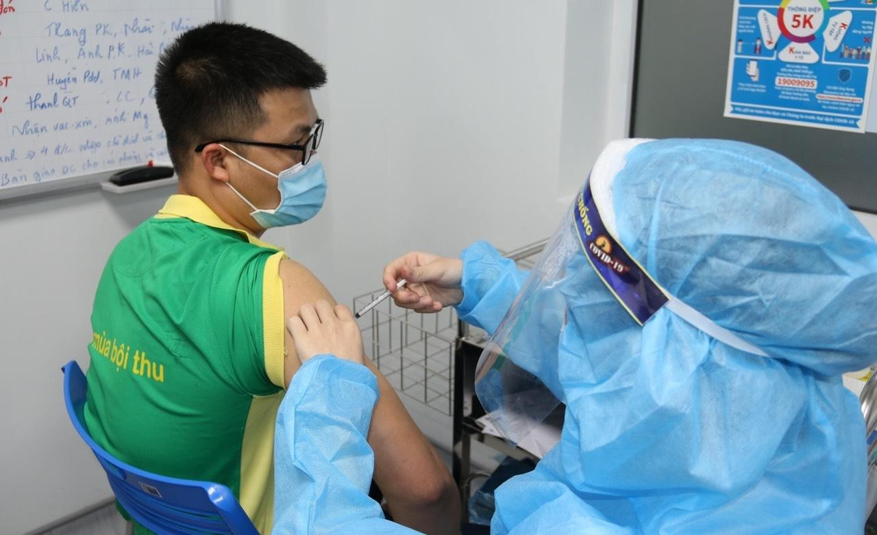 CBNV PVFCCo được tiêm vắc-xin