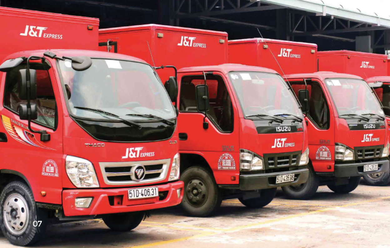 Trong bất kì hoàn cảnh nào, J&amp;T Express luôn sẵn sàng chủ động phục vụ khách hàng tốt nhất