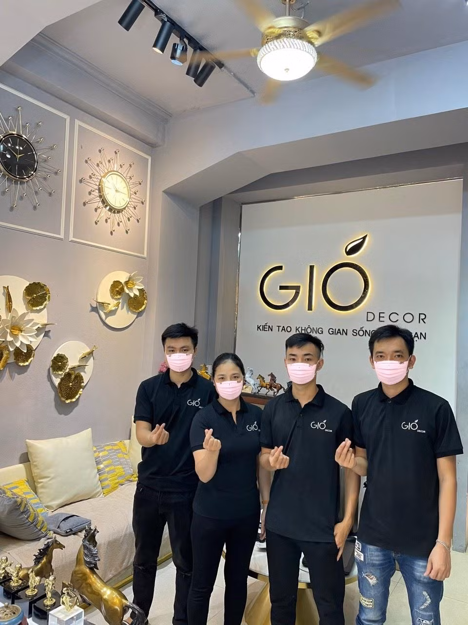 Nhân viên Gió Decor những ngày Hà Nội chưa giãn cách. Nhân viên Gió Decor những ngày Hà Nội chưa giãn cách.