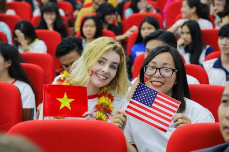 Sinh viên UEF có nhiều lựa chọn chương trình quốc tế