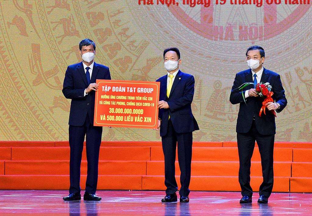 Tập đoàn T&T Group đã ủng hộ hơn 500 tỷ đồng cho các công tác phòng, chống dịch Covid-19 Tập đoàn T&T Group đã ủng hộ hơn 500 tỷ đồng cho các công tác phòng, chống dịch Covid-19