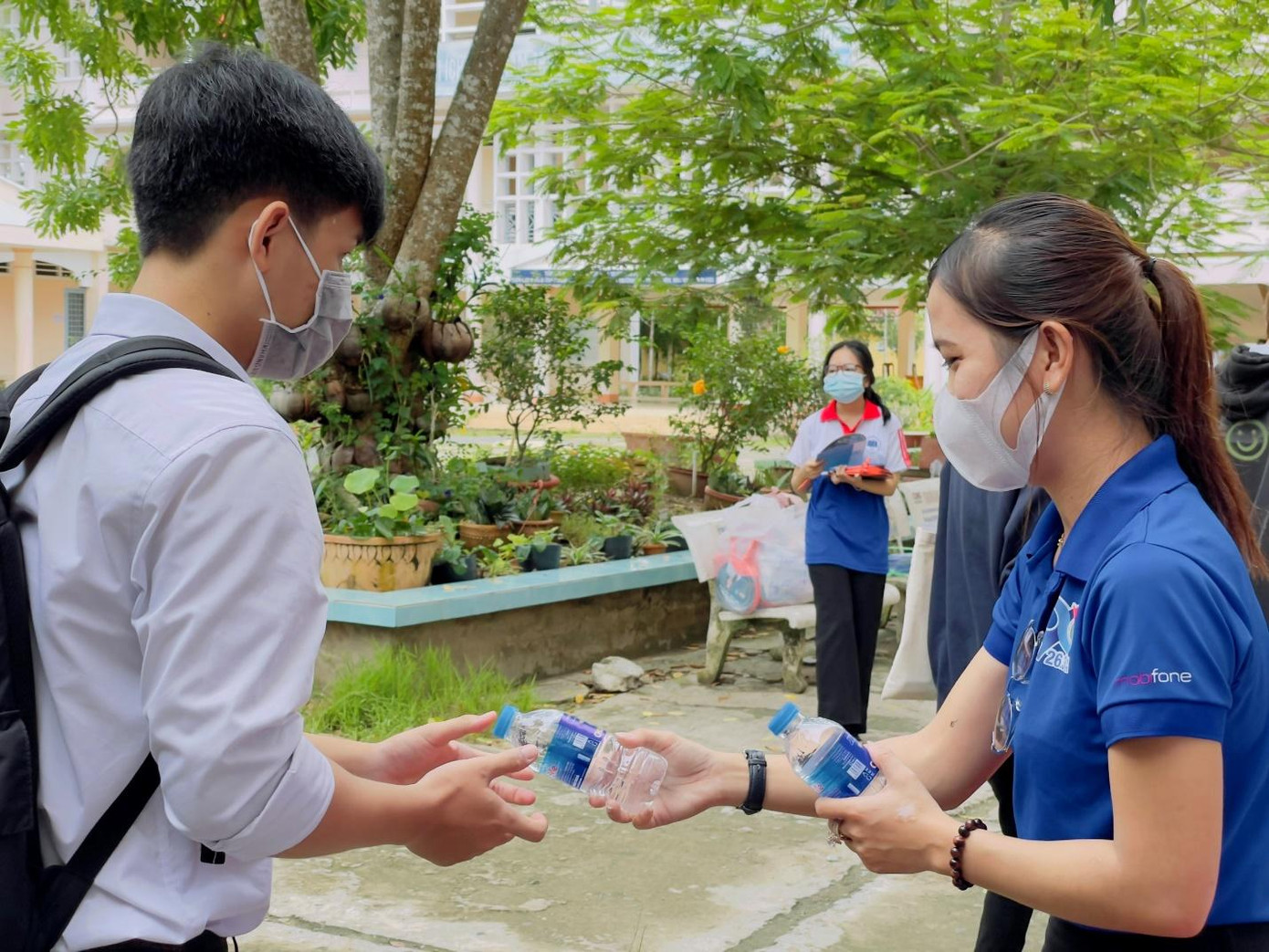 Tiếp sức mùa thi tại tỉnh Vĩnh Long