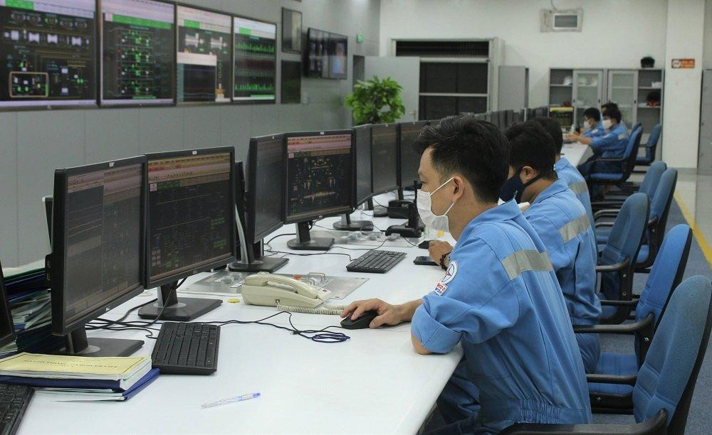 Công ty bố trí lực lượng vận hành làm việc tập trung tại Nhà máy Công ty bố trí lực lượng vận hành làm việc tập trung tại Nhà máy