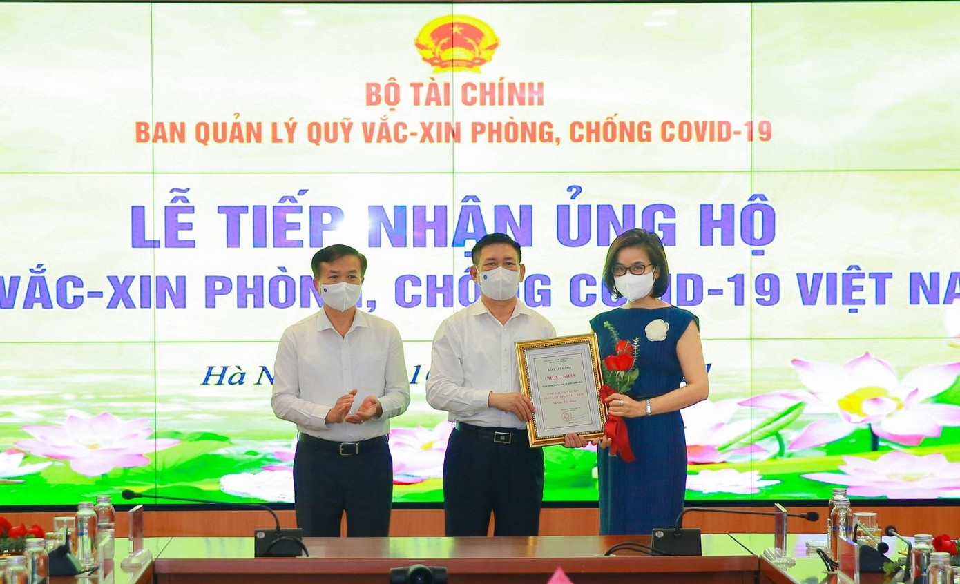 Lãnh đạo Ban quản lý Quỹ Vắc-xin tiếp nhận ủng hộ 5 tỷ đồng từ NCB Lãnh đạo Ban quản lý Quỹ Vắc-xin tiếp nhận ủng hộ 5 tỷ đồng từ NCB