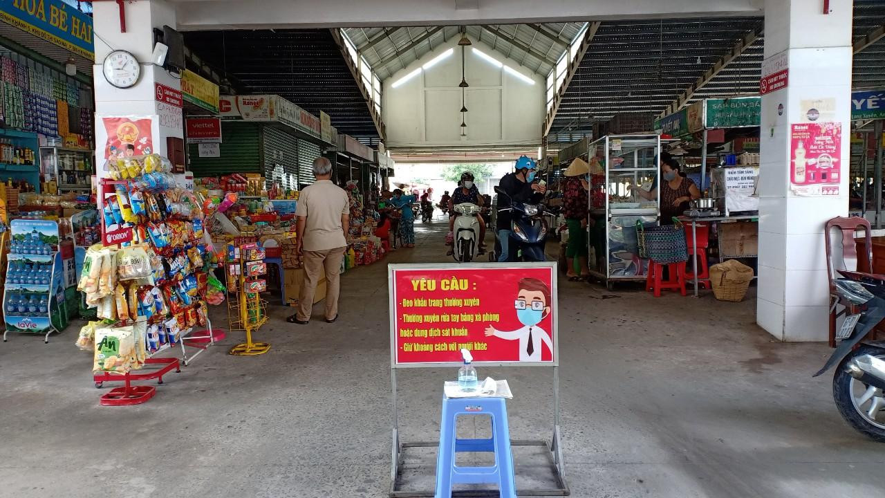 Biển báo an toàn phòng dịch bệnh tại chợ Sao Mai Bình Khánh 5 Biển báo an toàn phòng dịch bệnh tại chợ Sao Mai Bình Khánh 5