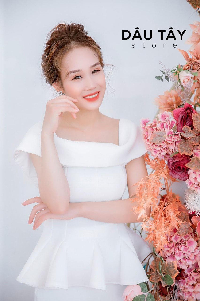 Đầm váy thiết kế cũng là một điểm mạnh của Dâu Tây Store.