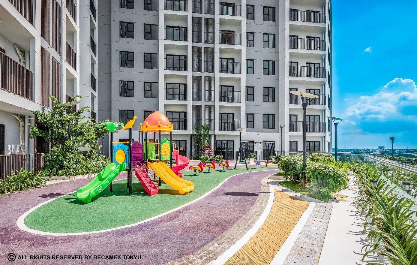 Khu vui chơi của trẻ em rộng rãi và an toàn Khu vui chơi của trẻ em rộng rãi và an toàn