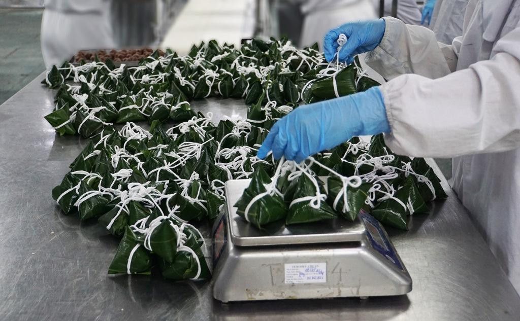 Bánh ú tro trở thành quà tặng Bánh ú tro trở thành quà tặng