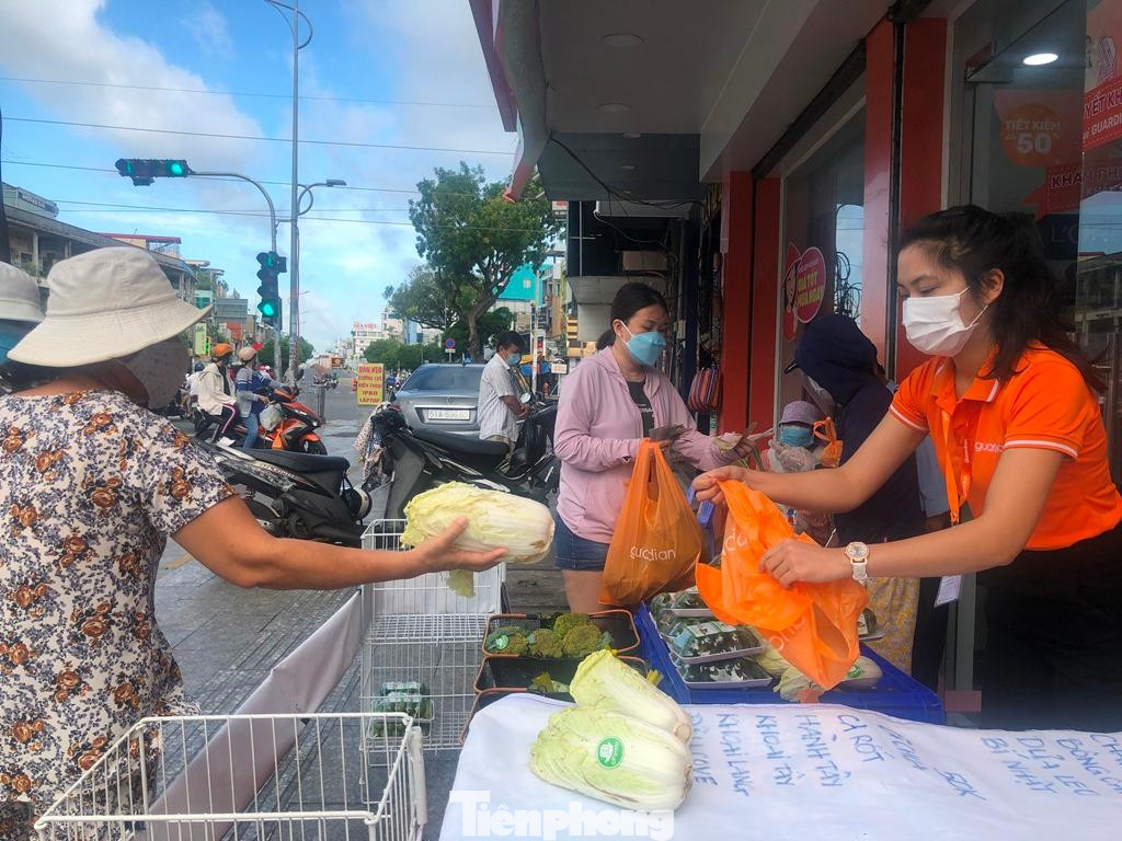 Nhiều điểm bán hàng lưu động được mở tại TPHCM Nhiều điểm bán hàng lưu động được mở tại TPHCM