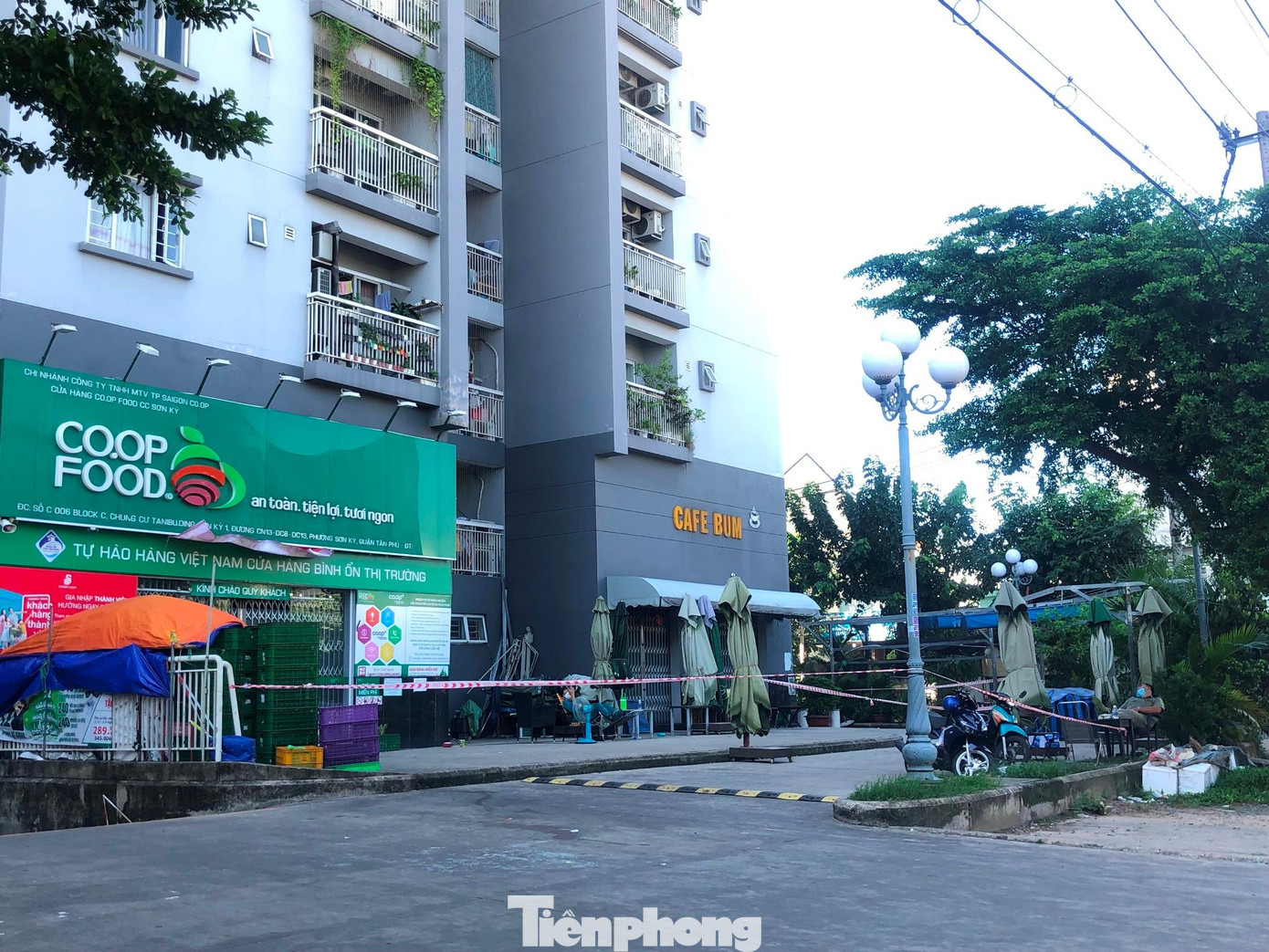 Người dân cần trung thực trong khai báo y tế về nguy cơ, yếu tố tiếp xúc của bản thân. Khi có dấu hiệu sốt, ho, khó thở, mất vị giác, khứu giác… đi khám bệnh ngay và khai báo trung thực khi đến cơ sở y tế.